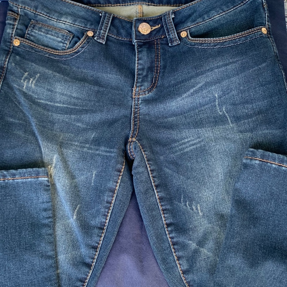 Seven7 Denim Capis. Woman’s Size 6. Brand New w/o Tags
